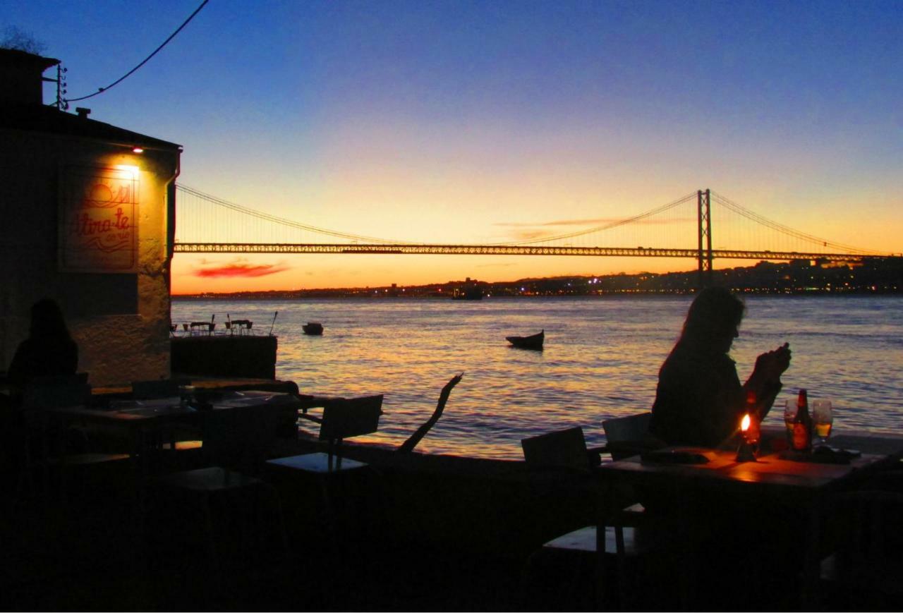 Apartamento Tejo Cacilhas Bagian luar foto