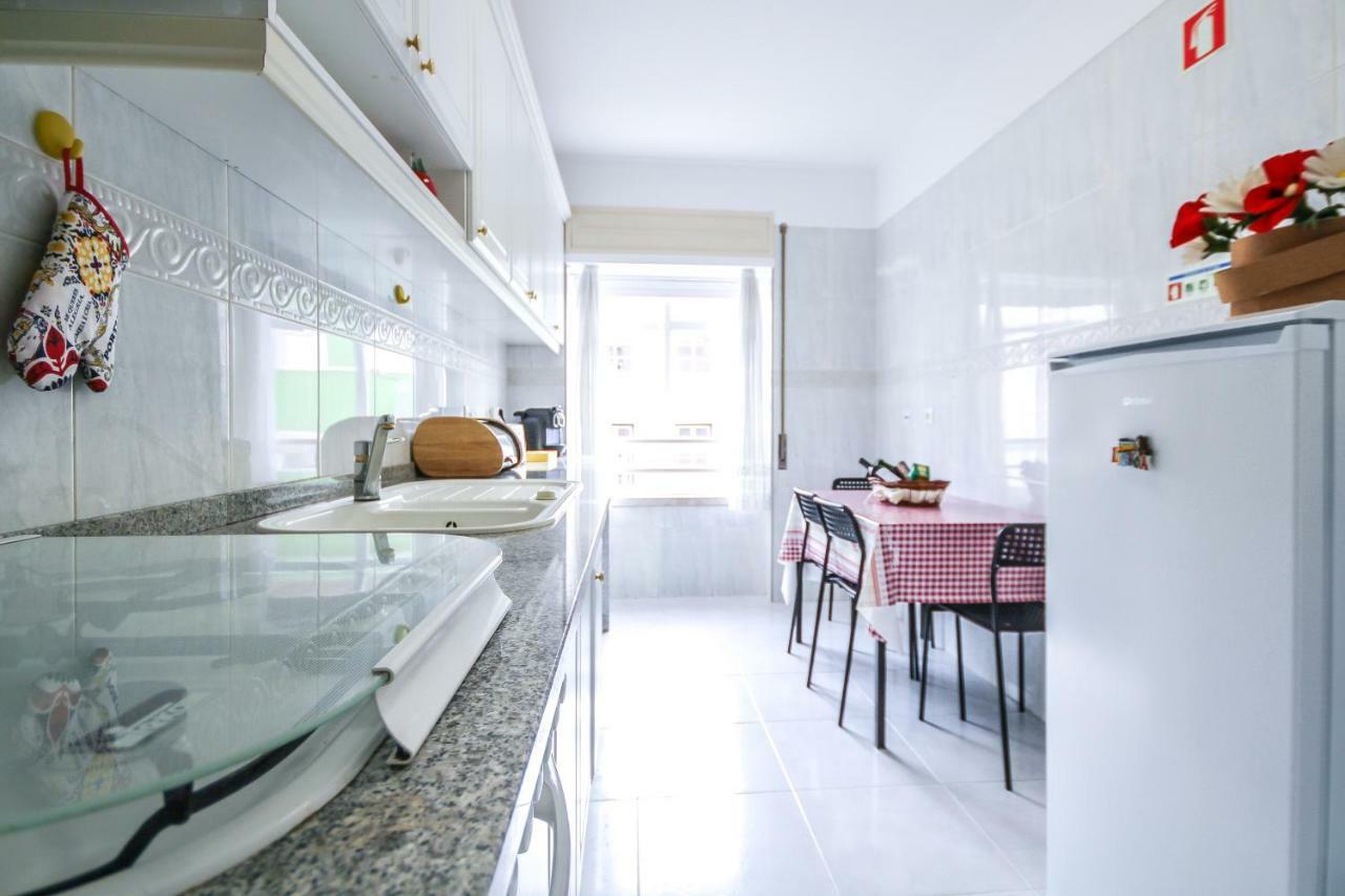 Apartamento Tejo Cacilhas Bagian luar foto